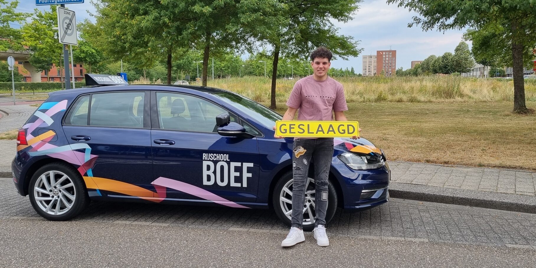 Rijschoolboef-in-een-keer-geslaagd-rijbewijs-zoetermeer